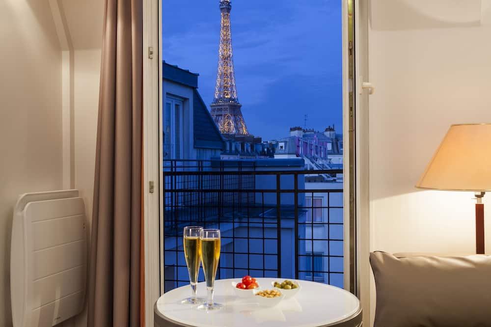 Vil du bo i nærheten av Eiffeltårnet er Timhotel Eiffel et godt alternativ. Fra flere av rommene har du utsikt til det kjente tårnet i Paris.
