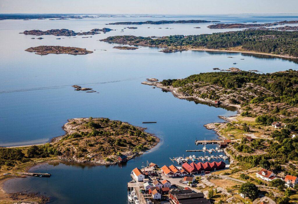 kosterøyene er et idyllisk sted å legge sommerferien til. ta båt fra strømstad