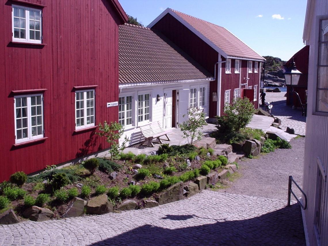 skottevik feriesenter kan du leie en av de mange sjarmerende hyttene.