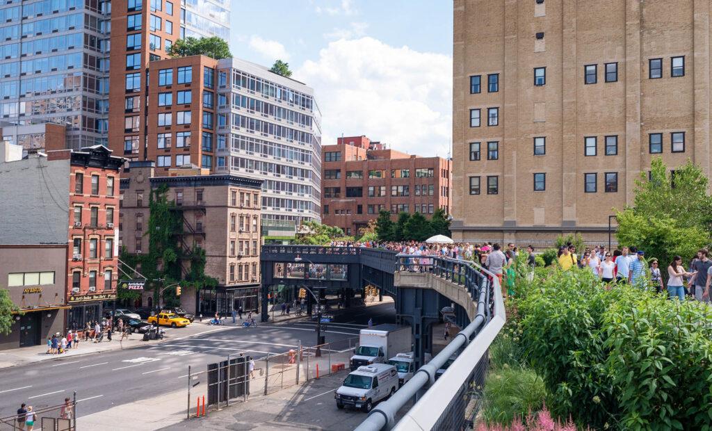 high line city park I Chelsea er en gammel t-banebro som er er blitt omgjort til park