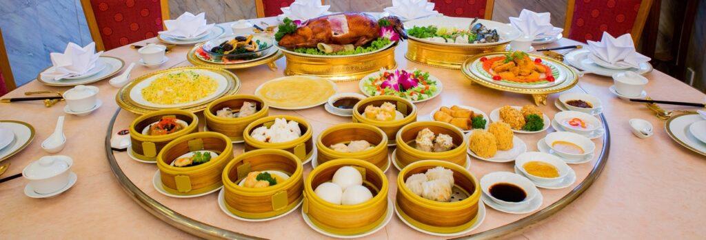 Dim sum: Klassisk dim sum-presentasjon av retter.