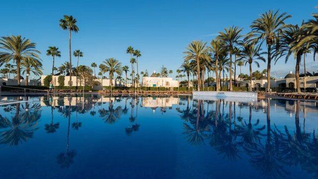 Bilde av bassengområdet til HD Parque Cristóbal på Gran Canaria. Hotellet ligger på 3 plass blant topp 10 all inclusive hoteller på Gran Canaria.