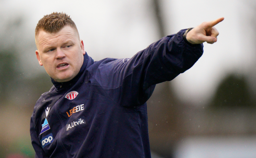 Avaldsnes trener John Arne Riise under kvalifiseringskampen til Toppserien i fotball mellom Avaldsnes og TIL 2020 på Åsebøen stadion