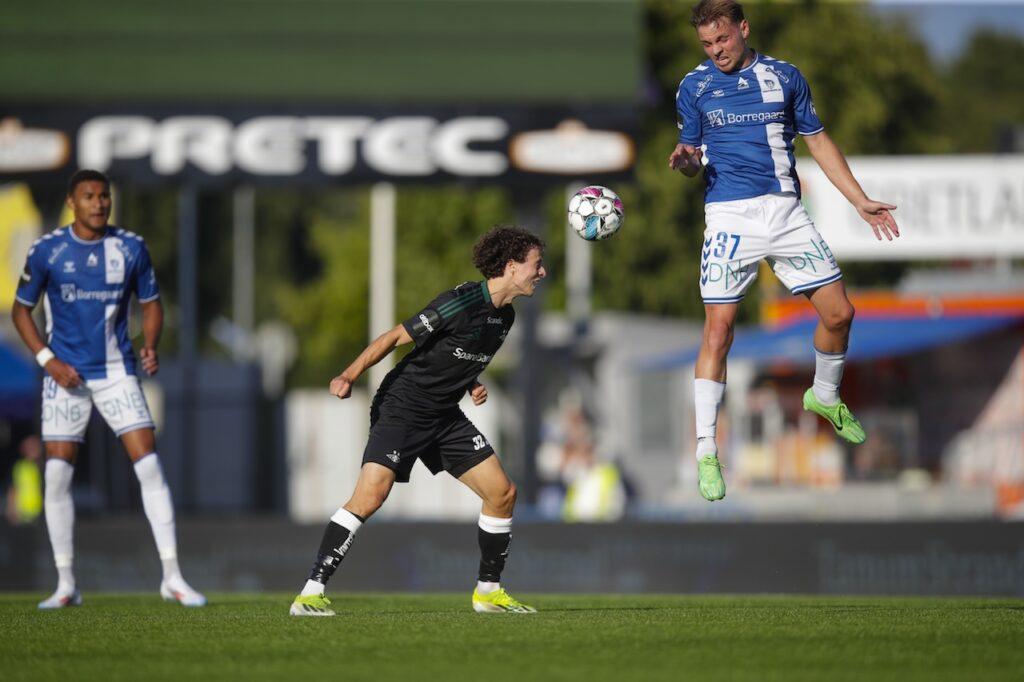 Leo Cornic på vei bort fra Rosenborg.