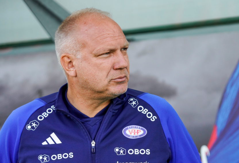 Oslo 20230611. Vålerengas trener Dag Eilev Fagermo under eliteseriekampen i fotball mellom Vålerenga og Strømsgodset på Intility Arena.