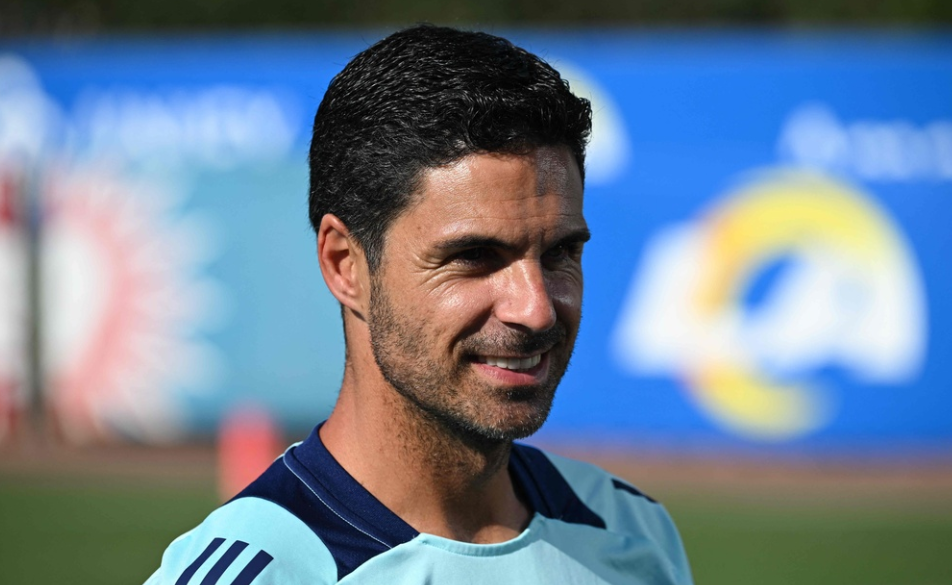 
EMNEKNAGGER
Fbl
Horizontal
Arsenal Manager Mikel Arteta speaks with the press during the “Football Meets Football” Youth Clinic at the LA Rams NFL training camp on the Loyola Marymount University (LMU) campus on July 26, 2024 in Los Angeles, California. Arsenal FC will play Manchester United FC in an exhibition match at SoFi Stadium on Saturday as part of the Rivals in Red USA 2024 Tour. 