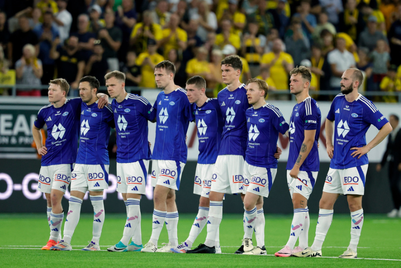 BORÅS, SVERIGE 20240829. Molde under stor press under straffläggningen under torsdagens kvalmatch till Europa League mellan IF Elfsborg och Molde FK på Borås Arena.