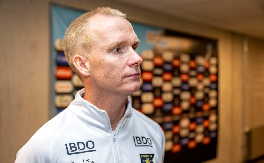 Stavanger 20240810. Vikingtrener Morten Jensen etter eliteseriekampen i fotball mellom Viking og Bodø Glimt på SR-bank arena i Stavanger.