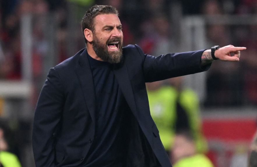 Roma's Italian coach Daniele De Rossi gestures during the UEFA Europa League semi final second leg football match between Bayer Leverkusen and ASC Roma in Leverkusen, on May 9, 2024. AS Roma sacks coach Daniele De Rossi the club announced on September 18, 2024