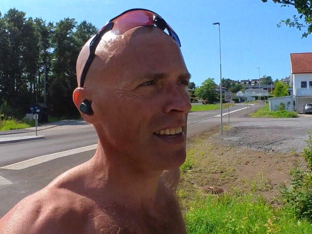 Andreas Gossner som løper kondisjonsbasert løpetrening.