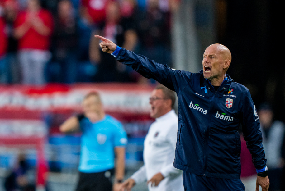 Oslo 20240909. Norges landslagssjef Ståle Solbakken under fotballkampen i Nations League mellom Norge og Østerrike på Ullevaal Stadion. 