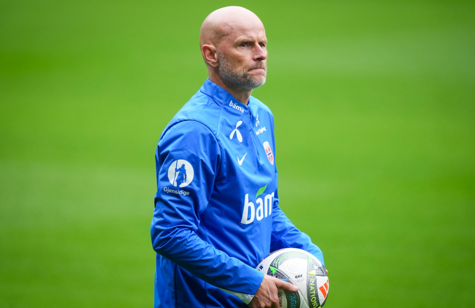 Oslo 20240904. Landslagssjef Ståle Solbakken under treningen til herrelandslaget i fotball på Ullevaal stadion onsdag, før de kommende Nations league-kampene mot Kazakhstan og Østerrike.