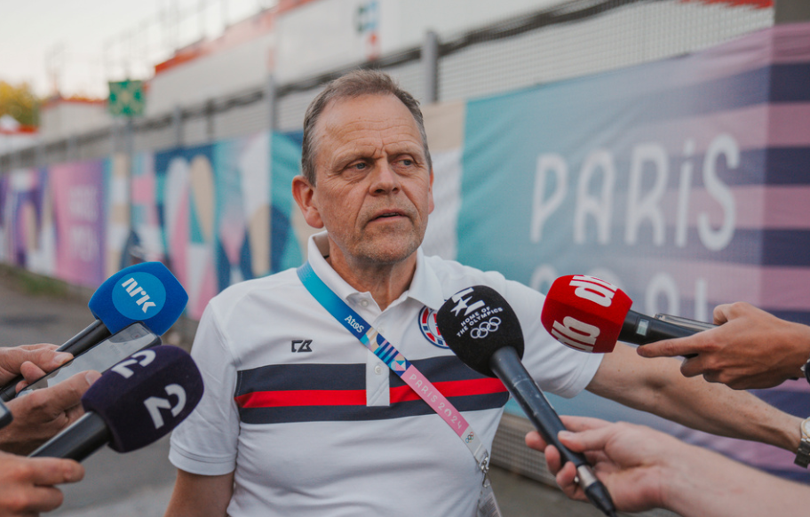 Lille, Frankrike 20240810. Landslagssjef Thorir Hergeirsson på pressemøtet utenfor OL-leiren etter seieren mot Frankrike i Pierre Mauroy Stadium under OL i Paris 2024