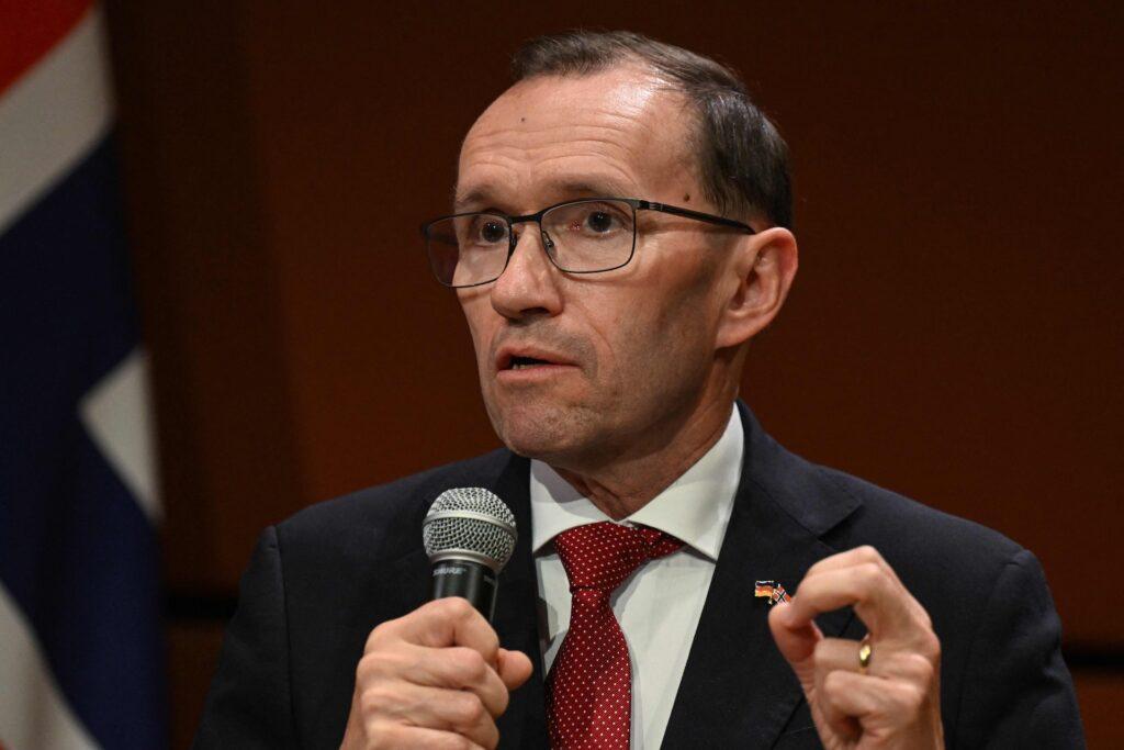 Utenriksminister Espen Barth Eide, Ap 