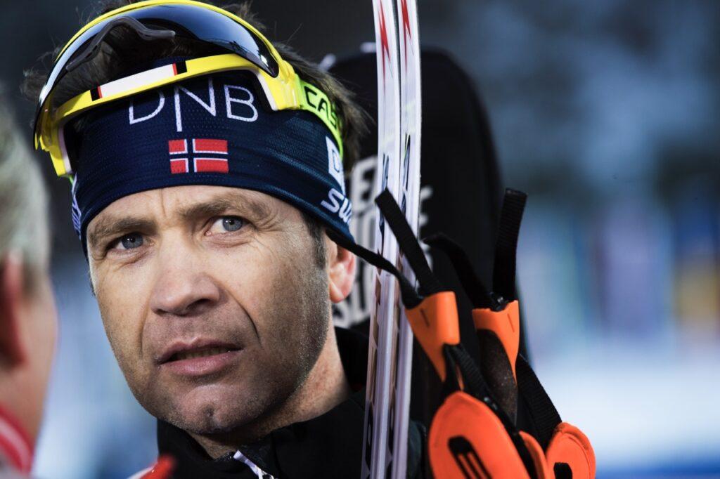 Ole Einar Bjørndalen i samtale med pressen etter en konkurranse under World Cup Skiskyting.