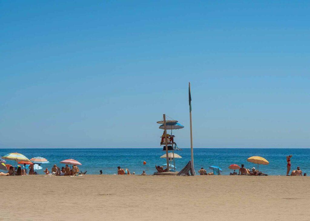 Storby ferie til Malaga i Spania. La Malagueta-strand i Malaga