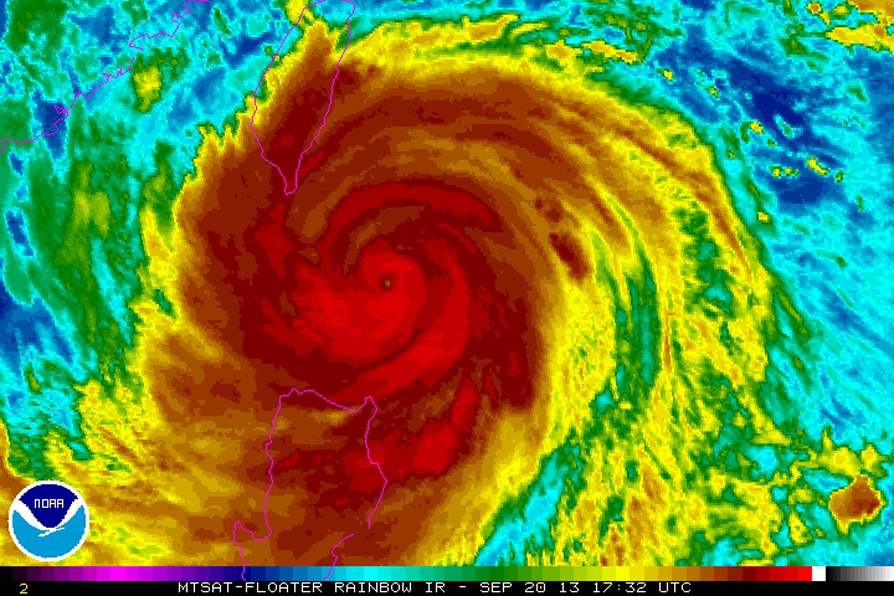 Satellittbilde av Super Typhoon Usagi i Luzonstredet.