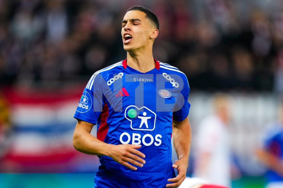 Oslo 20241006. Vålerengas Jones El-Abdellaoui i kvartfinalen i NM i fotball mellom Vålerenga og Fredrikstad på Intility Arena.