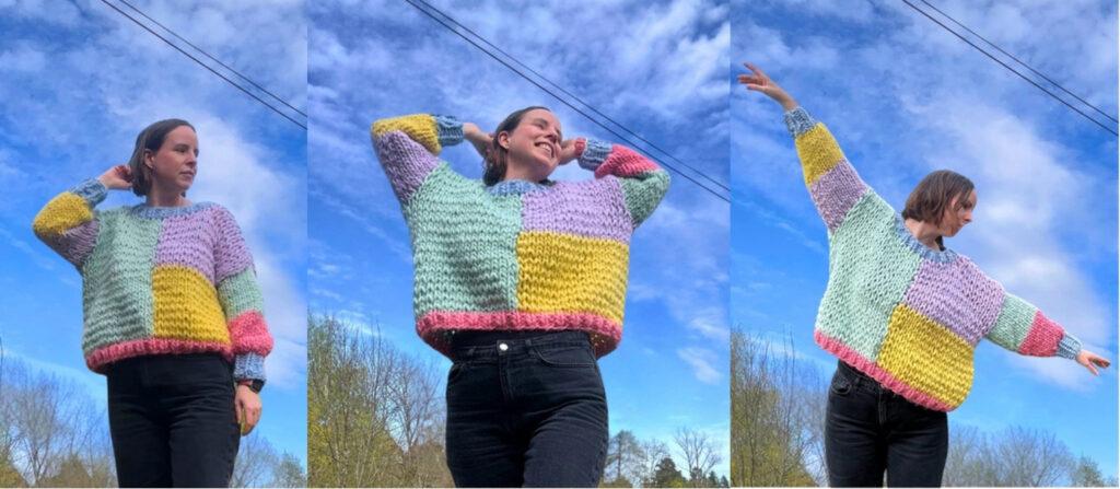 Tre bilder satt sammen i en collage viser en kvinne utendørs iført en fargerik, håndstrikket genser laget med chunky garn. Genseren har et rutemønster med store blokker i pastellfarger: mintgrønn, lavendel, sitrongul, himmelblå og rosa. Den er tydelig strikket med tykke pinner, noe som gir et luftig og grovt uttrykk i teksturen. Kvinnen poserer i ulike vinkler under en blå vårhimmel med lette skyer, omgitt av nakne trær i bakgrunnen. Hun har mørkt, skulderlangt hår og sorte high waist-jeans, og uttrykket hennes er både avslappet og livlig. Bildet illustrerer strikkeprosjektet "Genser på en helg", og viser hvor raskt og fargerikt et plagg kan komme til liv med riktig garn og teknikk.