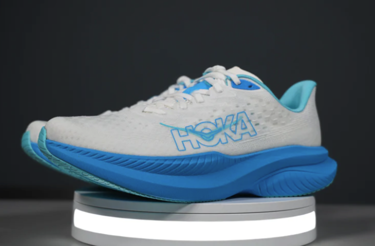 Hoka Mach 6