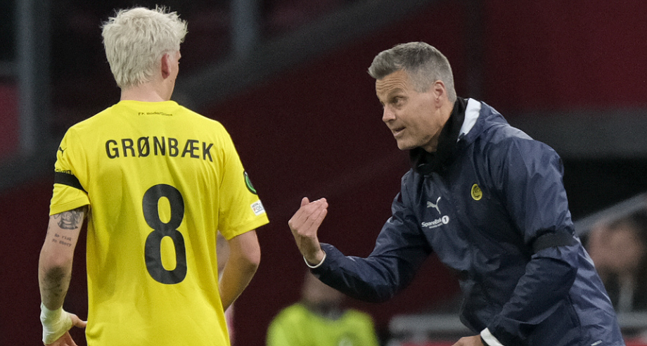 Glimt's head coach Kjetil Knutsen gestures to Glimt's Albert Gronbaek during the Europa Conference League knockout round play-off first leg soccer match between Ajax and Bodo Glimt in Amsterdam, the Netherlands, Thursday, Feb. 15, 2024