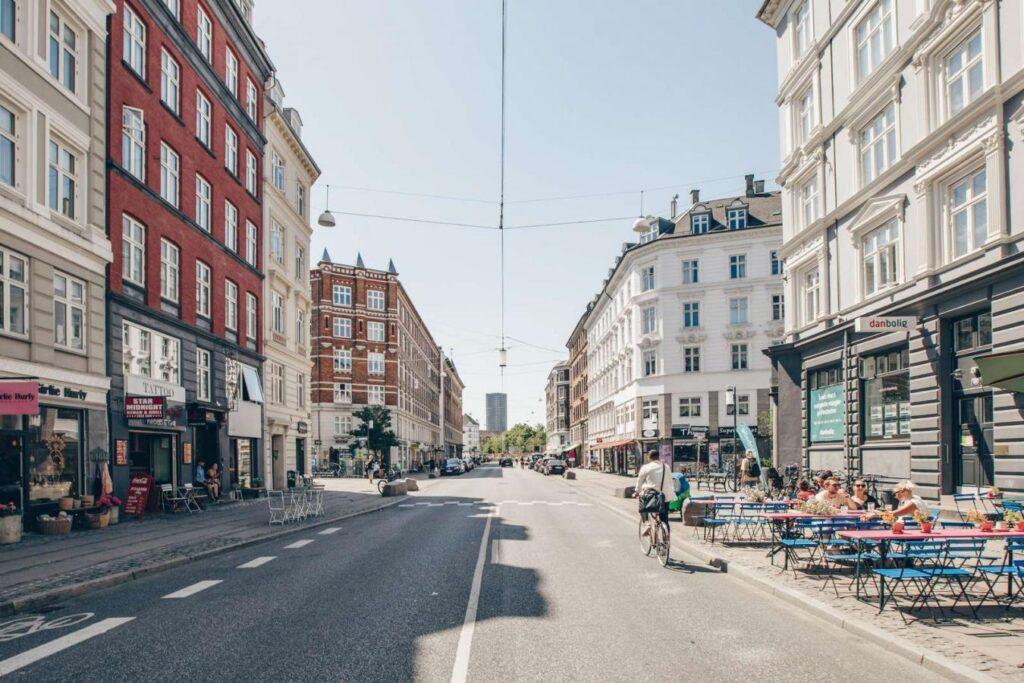 koselige gater i Vesterbro i københavn