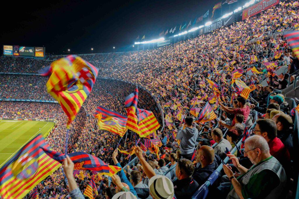 Det er mye engasjement og god stemning når FC Barcelona spiller fotballkamp på Camp Nou.