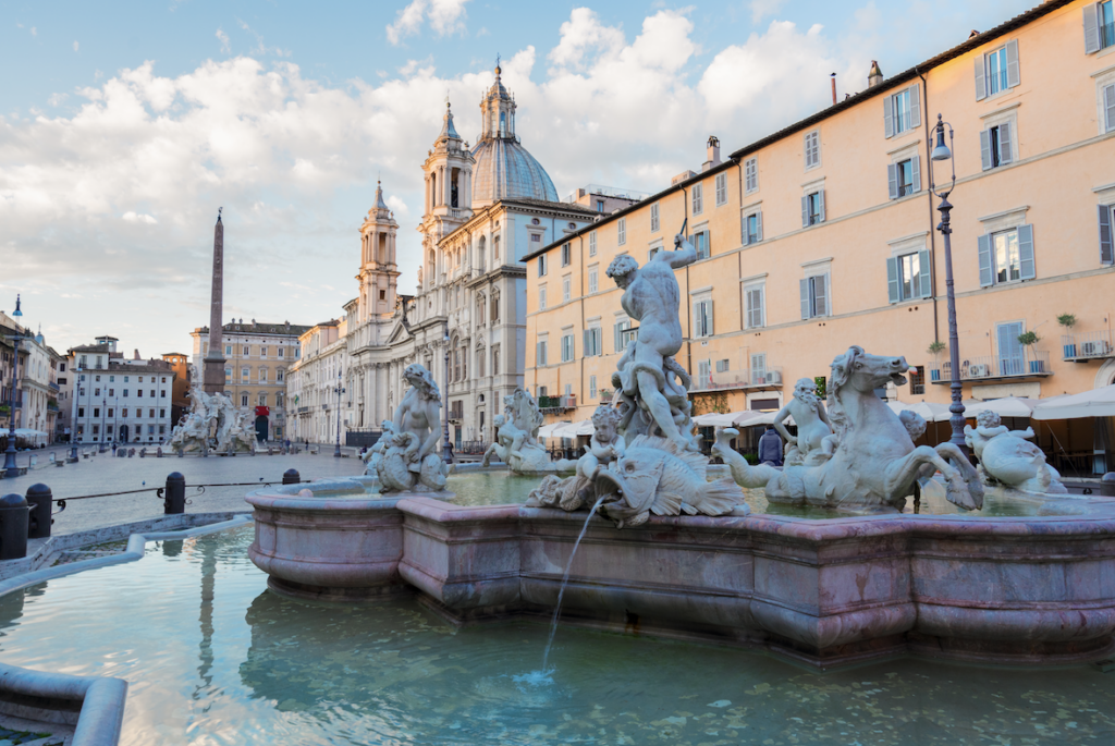Fontana dei Quattro Fiumi på plassen Piazza Navona i Roma.