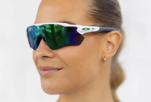 Sporty solbriller i hvit
