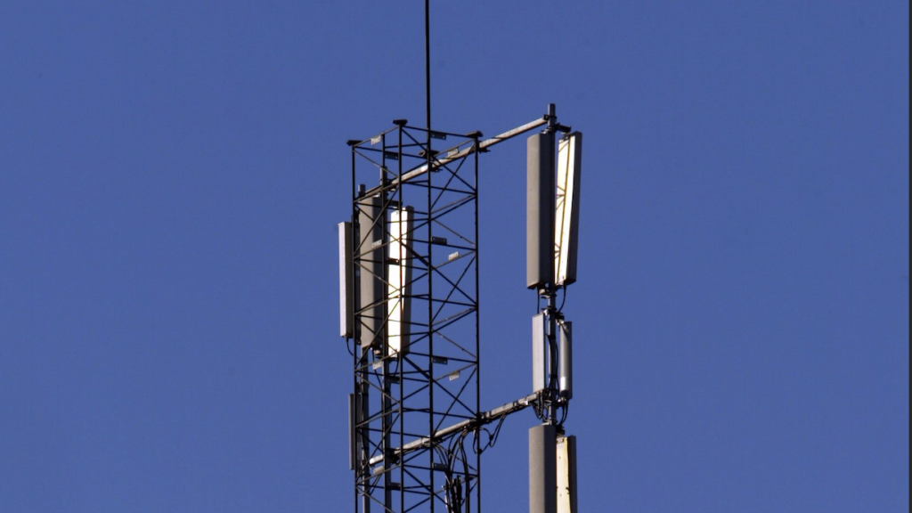 2G-nettverket legges ned og stenges i 2025: Bilde av mobilmast.