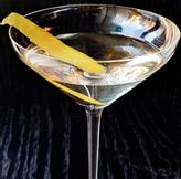 The classic: Vodka Martini served at The Thief in Oslo.  Photo: Stine Nibe Ravneberget / Finansavisen