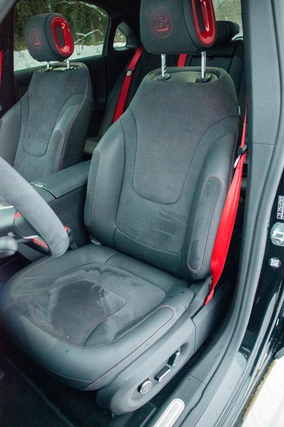 The front seats are comfortable with good adjustment options, but the seat cushion is short and cannot be reclined.  Photo: Andreas Schell/FinanceAffairs