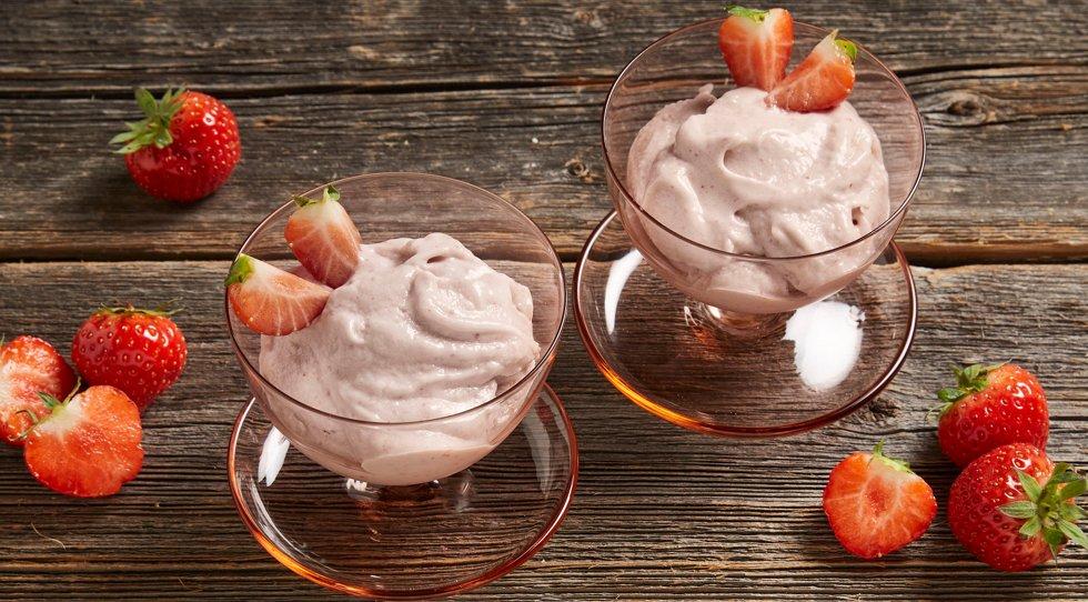 With bananas in the freezer, you always have ice cream.  For example, add strawberries for a great taste.