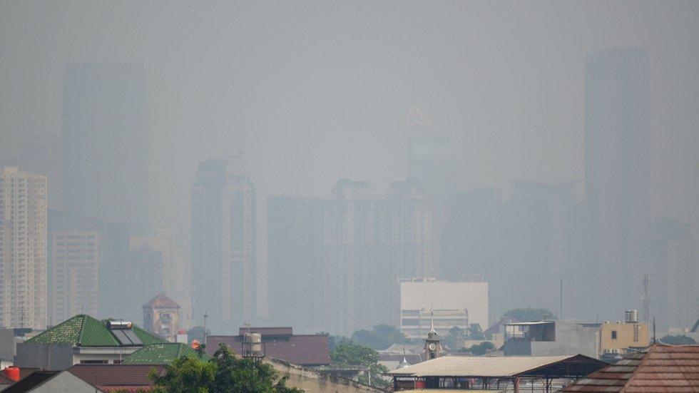 Reducing ship emissions has improved air quality globally, but it has had unexpected side effects.  Illustrative photo of Jakarta.  Photo: Bay Ismoyo/AFP/NTB