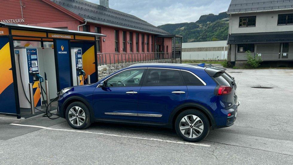 The Kia Niro has been a popular electric car for many years.  If you have this, there is no point in using a Lightning charger.
