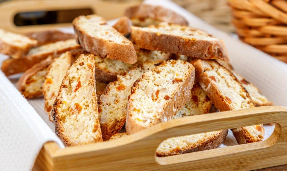 Biscotti are delicious sweet Italian cookies.  These are made with cinnamon, but often vary with chocolate, almonds or dried fruit, and are given as gifts for Christmas.  Photo: Colourbo.com