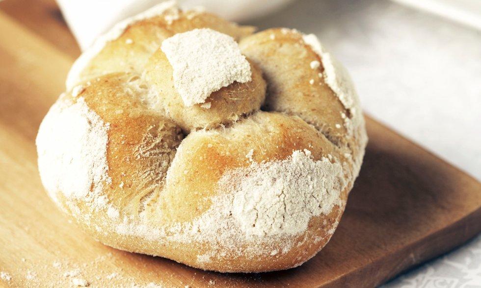The hard rolls with wheat flour, durum wheat and fine whole rye are tasty and decorative rolls that young and old will enjoy at lunchtime.  Photo: brodogkorn.no