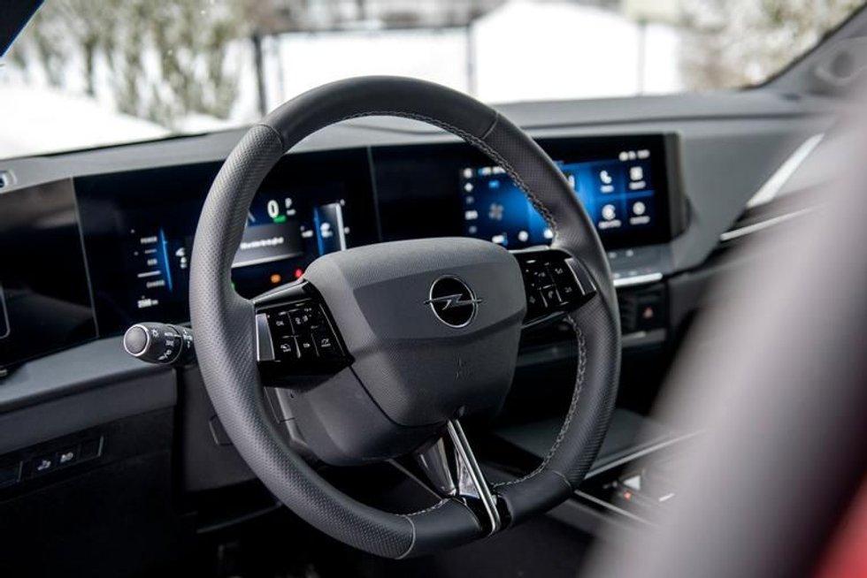 The interior isn't very exciting, but the steering wheel is easy to grip and the controls are quite logical.  Photo: Hakon Sabo/FinanceAffairs