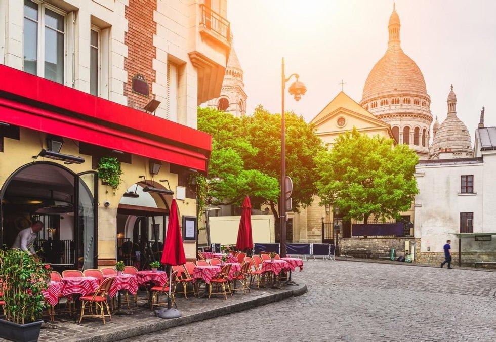 The fashion entrepreneur does sales with Envelope1976 in Paris four times a year, often ending up in small sidewalk cafes in the capital.  Image: NTP