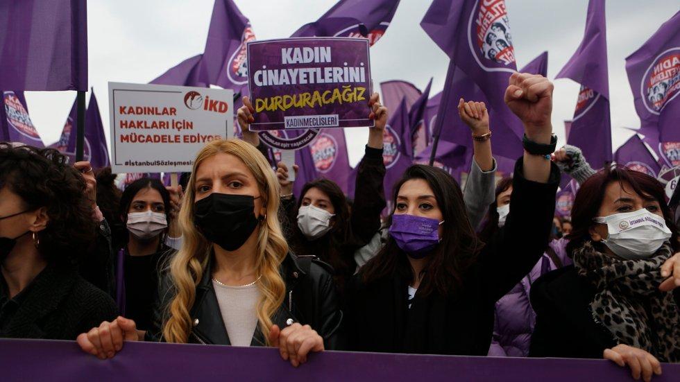 Major protests against Erdogan withdrawing Turkey from women’s convention