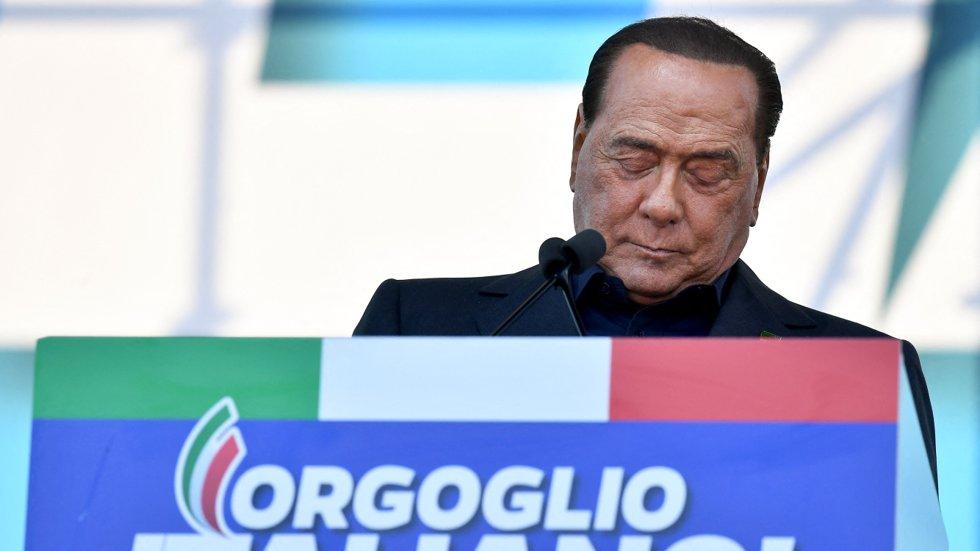 Berlusconi si dimette da candidato presidenziale