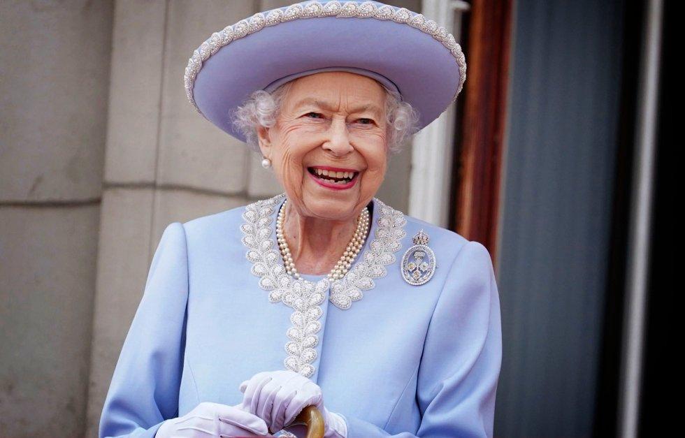 No queen at the street party for Elizabeth