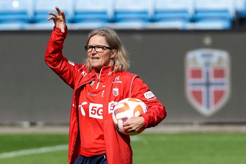 Hege Riise on record hunt: – We think holistically