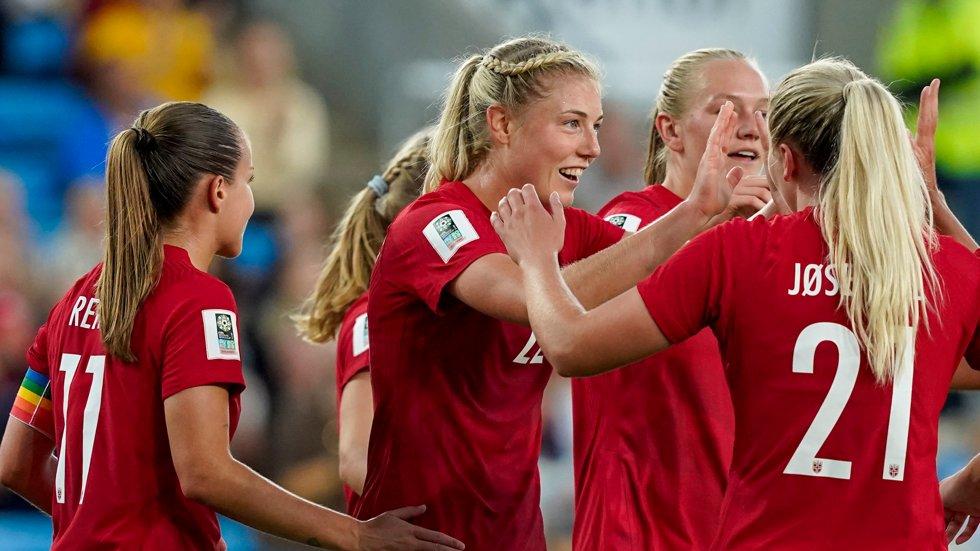 Substitute Hegerberg with a hat-trick as the women’s national team ended WC qualifiers with a 5-0 win