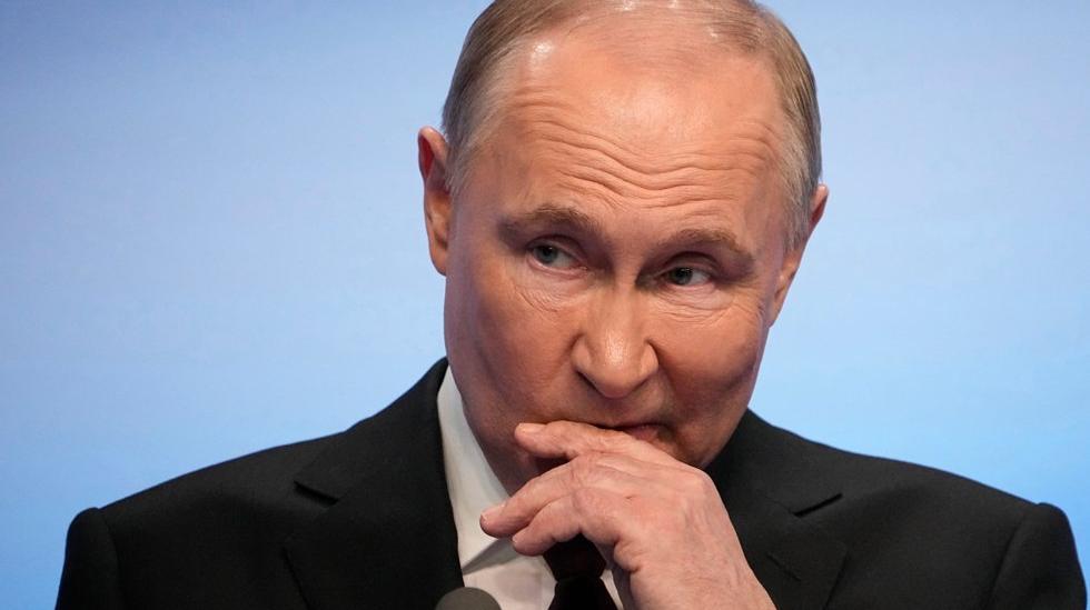 Il Cremlino: Putin sta lavorando duramente per affrontare le inondazioni