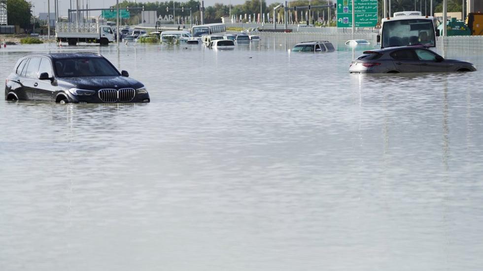 Record de précipitations aux Emirats – problèmes majeurs à l’aéroport de Dubaï