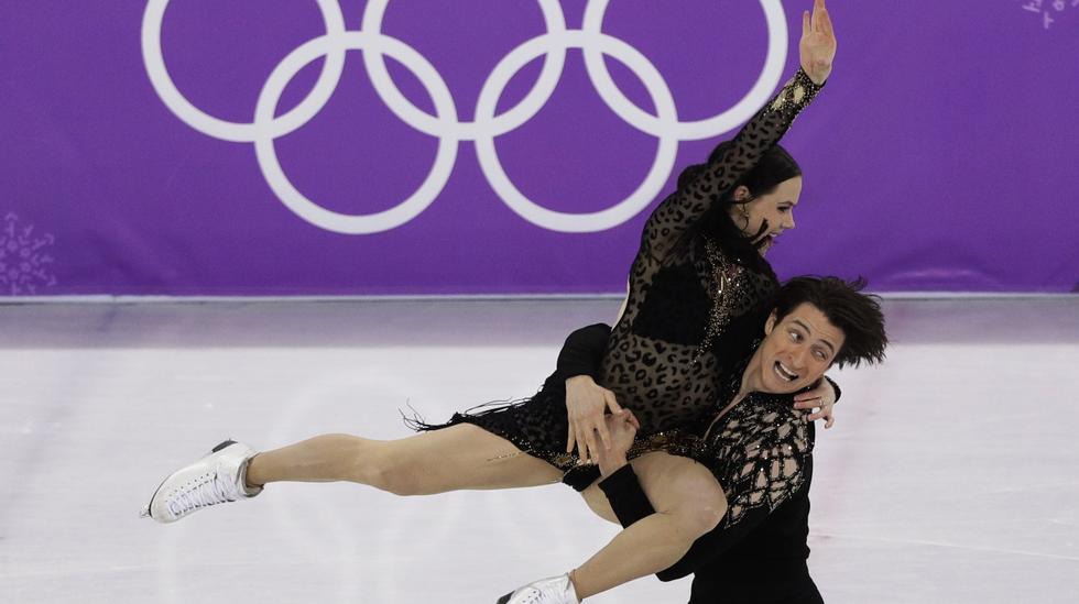 Canadian Virtue and Moir with an ice dancing world record