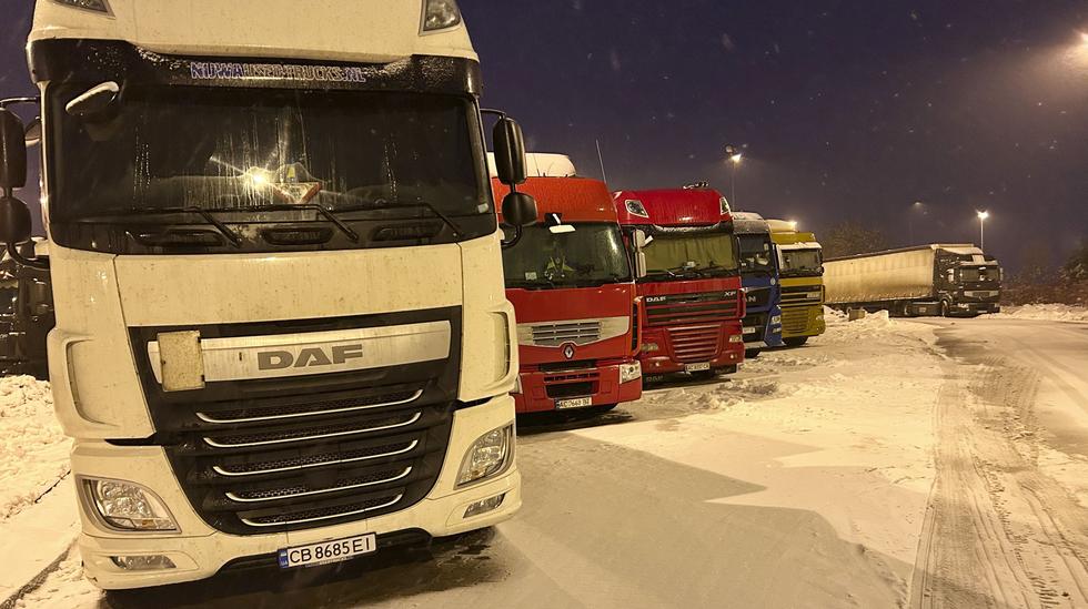 Les chauffeurs routiers polonais ne bloquent plus le passage de la frontière avec l’Ukraine