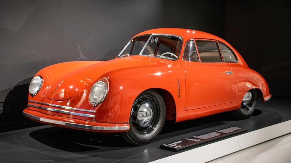 Musée Porsche : voici la personne de 75 ans la plus en forme du monde