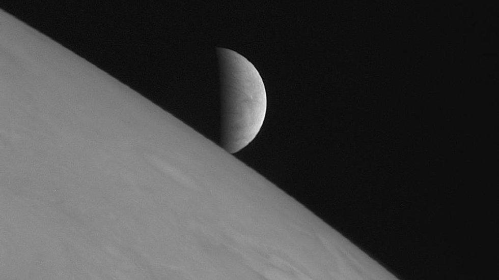 Scienziati: la luna di Giove in Europa potrebbe contenere la vita